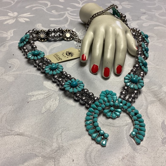 Eye Candy Los Angeles Womens squash, blossom, FAUX turquoise necklace - Picture 7 of 8